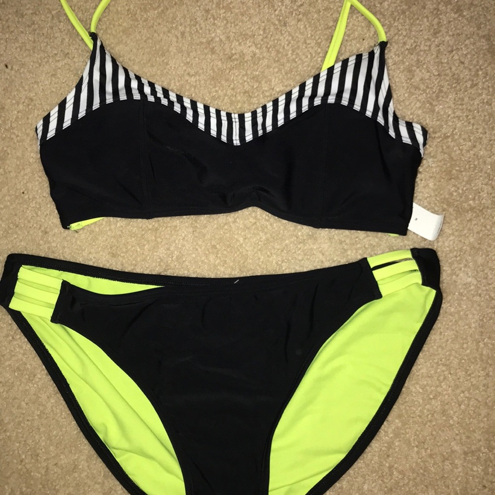 BRAND NEW Old Navy bathing suit set